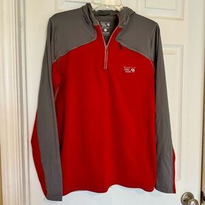 Mountain Hardwear Men’s long sleeve hooded shirt ~Size M. Red & grey.